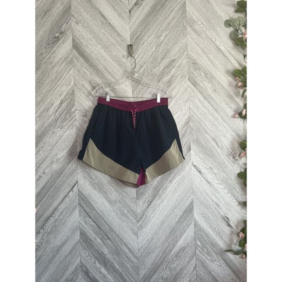 Women's Lululemon Evergreen Short Ripened Raspberry / Cafe Au Lait / Navy Size 8 - Picture 3 of 11
